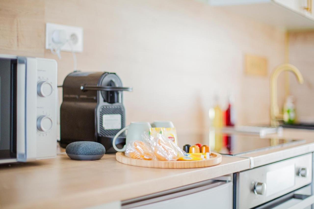 Ideal Pro & Couple - 2 Logements Theme Boho Chic Rdc & Dandy 1Er Etage - Quartier Calme - Jardin - Wifi Hd - Smart Tv - Parking Gratuit - Proche Centre & Transports - Ask Home Valenciennes Ngoại thất bức ảnh