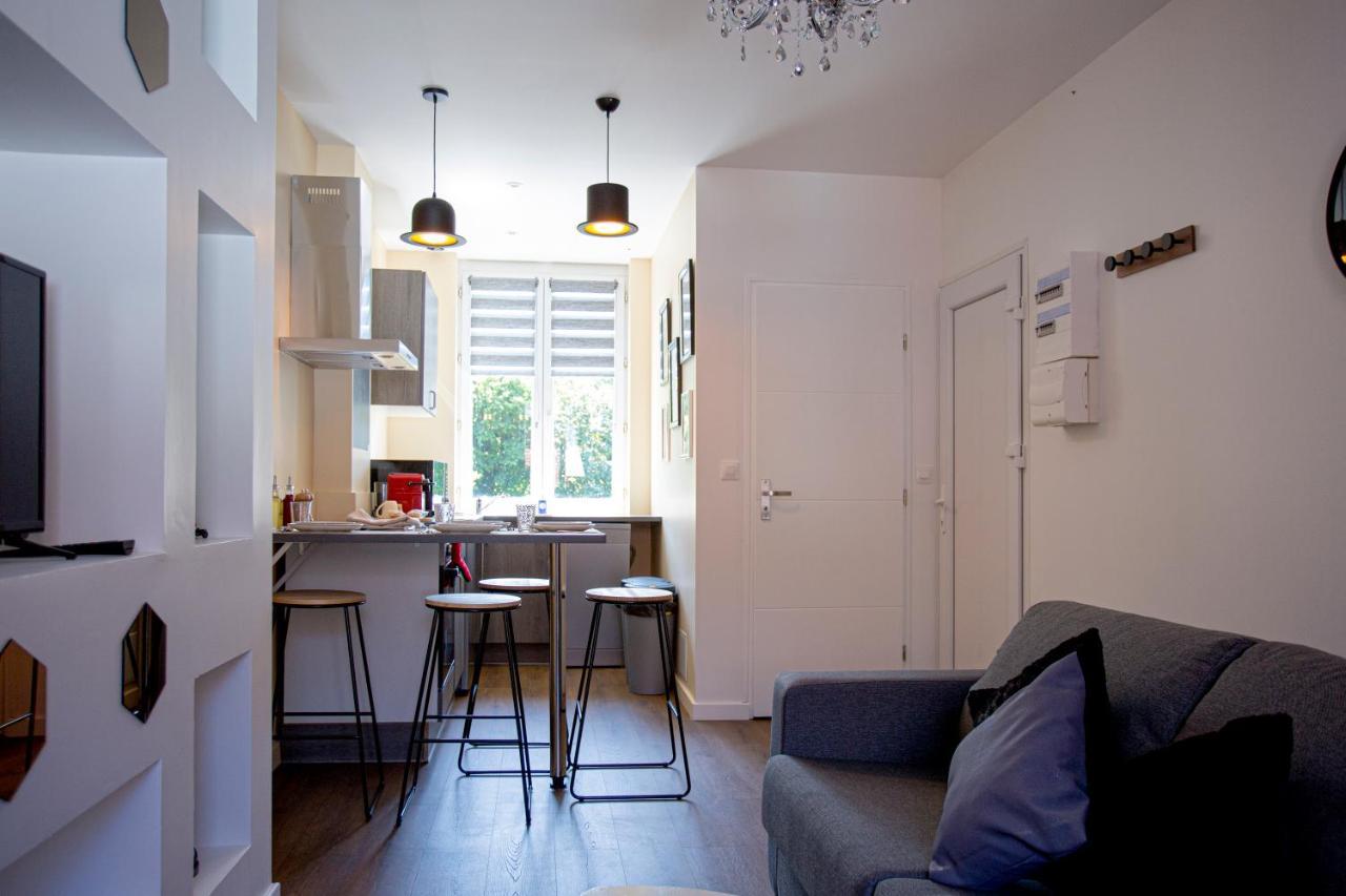 Ideal Pro & Couple - 2 Logements Theme Boho Chic Rdc & Dandy 1Er Etage - Quartier Calme - Jardin - Wifi Hd - Smart Tv - Parking Gratuit - Proche Centre & Transports - Ask Home Valenciennes Ngoại thất bức ảnh